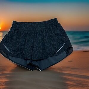 Lululemon Women's Sz 2/4 Small/S Leopard Running Workout Shortie Short Shorts EC